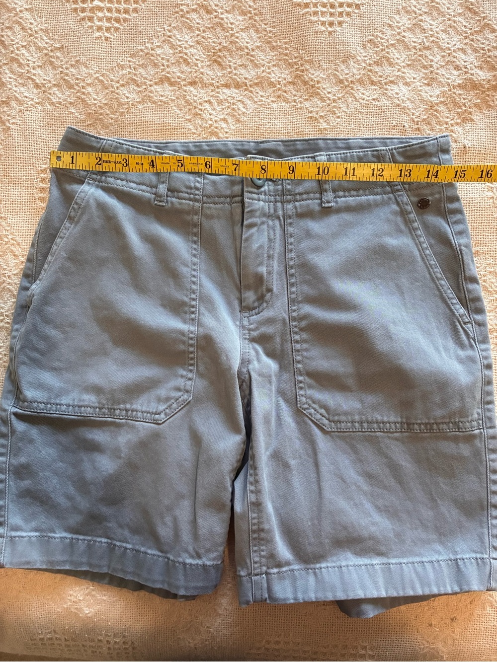L.L. Bean Favorite Fit Shorts Womens Sz 4 Blue Gray Chino Flat Front Casual - Picture 3 of 11